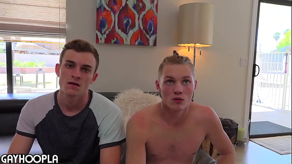 LEONARDO'_S TIGHT ASS SPREAD WIDE OPEN BY JIMMY'_S THICK DICK.