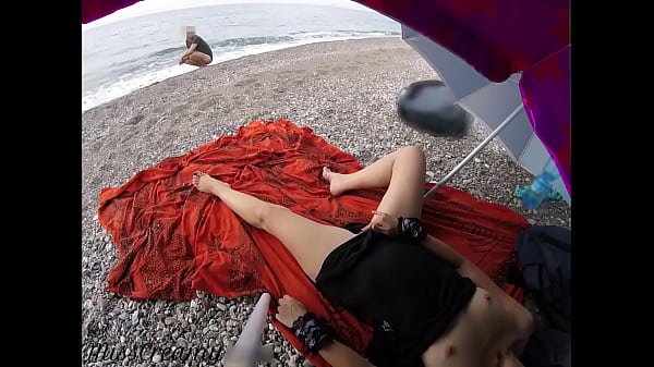 Flashing my pussy in front of a young guy in public beach and he helps me squirt - it'_s very risky - MissCreamy