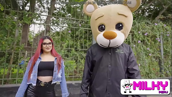Rosario is horny in the street and ends up fucking Milky Bear... Don't look at it if you are sensitive!!