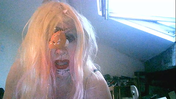 Sarah Shitcunt'_s messy degradation, she wanks, fucks herself, smashes eggs and cream pies in her face