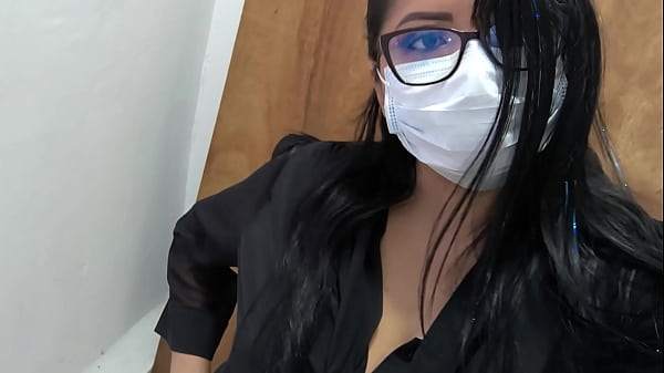 I'_m the sexiest executive in the office!! I'_m a sensual bitch eager to fuck. I love being watched while I show off my slutty side.