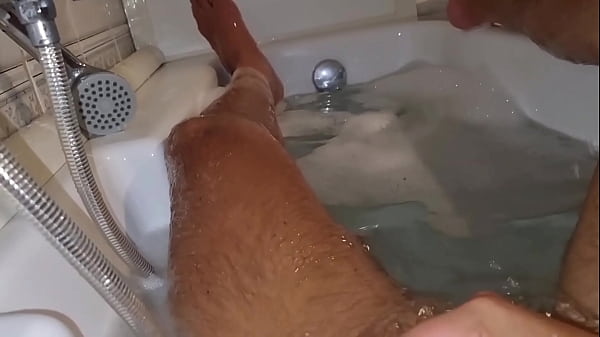 AMATEUR | I INVITE MY STEPSON HOME AND HE JERKS OFF IN MY BATHTUB SHOWING ME HIS BIG COCK - STEPMOTHER SPYS ON STEPSON