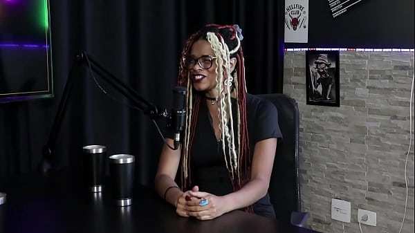 She makes art with her pussy, starting with performance in Cracol&acirc_ndia, she came out as bisexual and it was during the pandemic that she started - Naomi Campos (SHEER/RED)