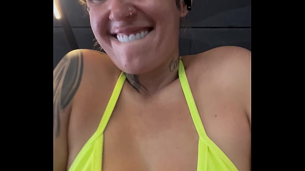 I went to practice fil dental pout! At the gym in front of Copacabana beach in RJ. I almost got kicked out, I was so horny that I got all drooling on my pussy!