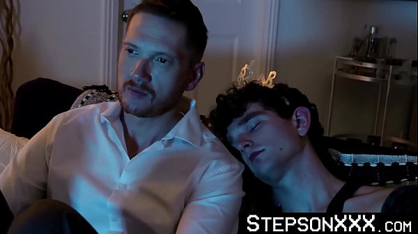 StepsonXXX.com - Brody Kayman &amp_ Canyon Cole - Barebacking this twink Canyon Cole until he ejects hot cum to his slim body