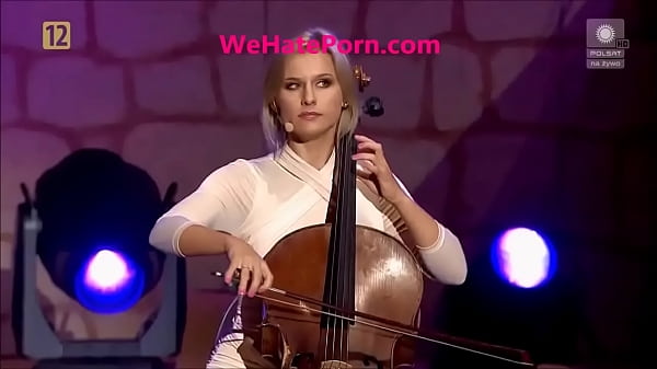 Violinists show upskirt oops as they perform live